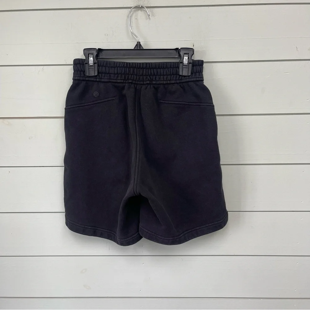 Lululemon loungeful high rise shorts 7” black women’s size‎ 0